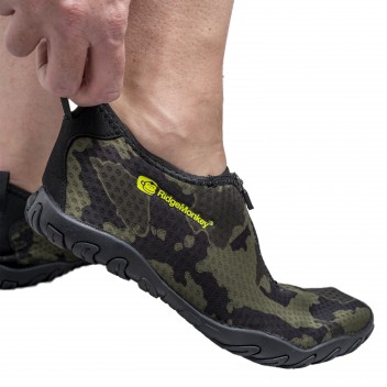 Image for APEarel Dropback Aqua Shoes Camo Size UK8 (EU42)